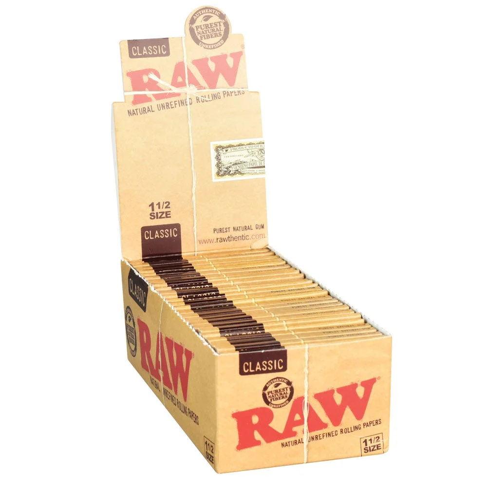 RAW Classic Rolling Papers | 1 1/2 | 25pk Display - New