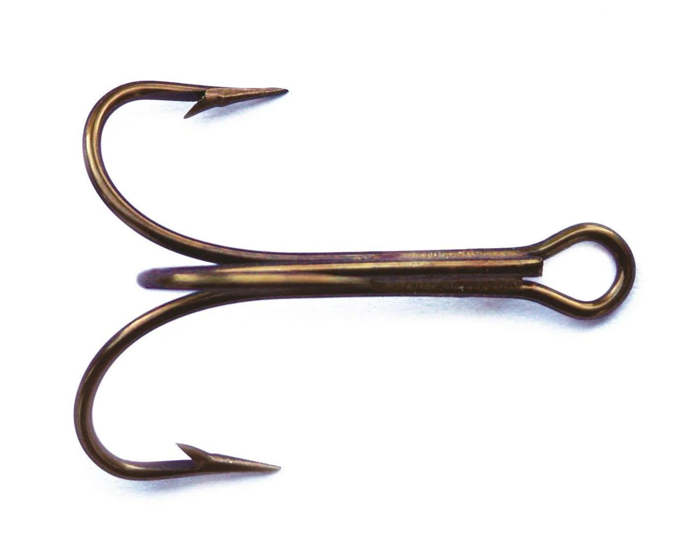Mustad 3551 Classic Treble Standard Strength Fishing Hooks | Tackle for Fishing Equipment | Comes in Bronz, Nickle, Gold, Blonde Red Size 18, Pack of 25 Bronze