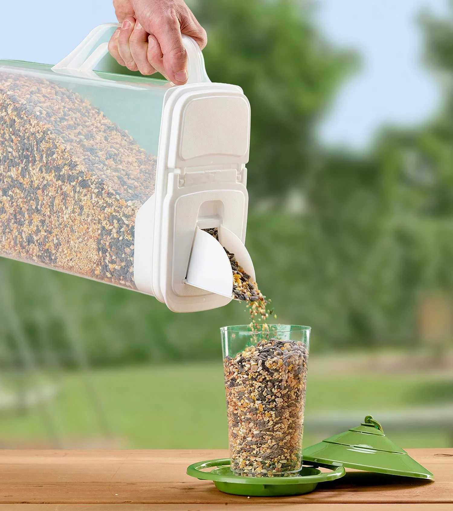 Buddeez 8Qt Pet Food/Bird Seed Storage Container and Dispenser 8 Quart